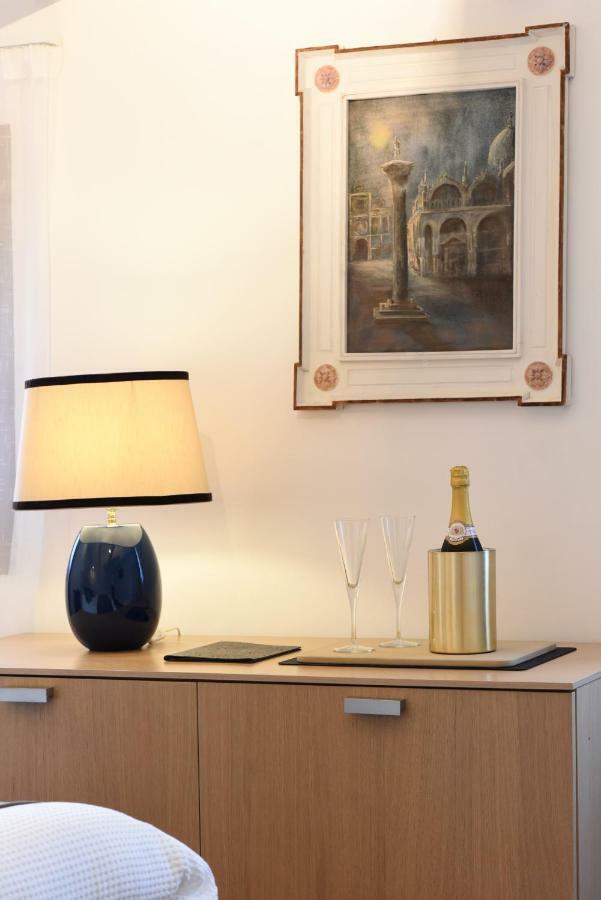 Sweet Apartment Frari Venesia Bagian luar foto