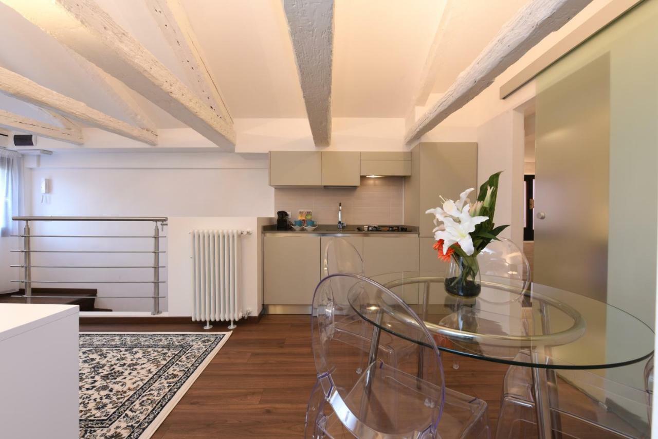 Sweet Apartment Frari Venesia Bagian luar foto